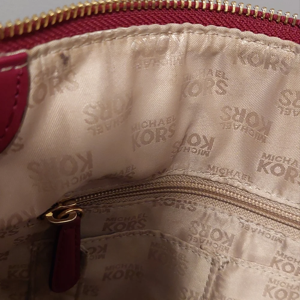 MICHAEL KORS Signature Jet Set Large Shoulder Bag